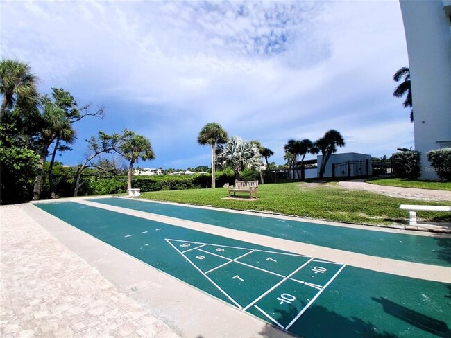 Building Photo - 19 Whispering Sands Dr