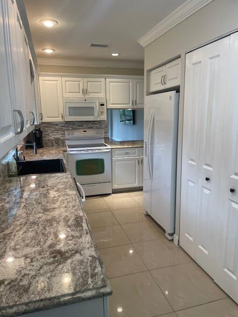 Building Photo - 5655 Via Delray Blvd