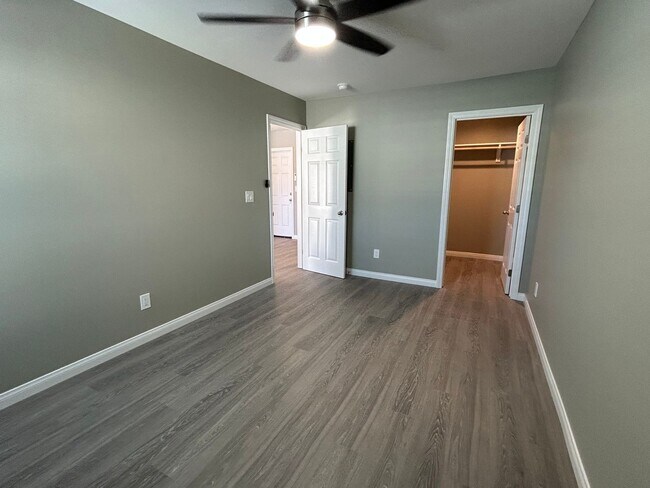 Building Photo - 1 Bed/1 Bath Newly Renovated