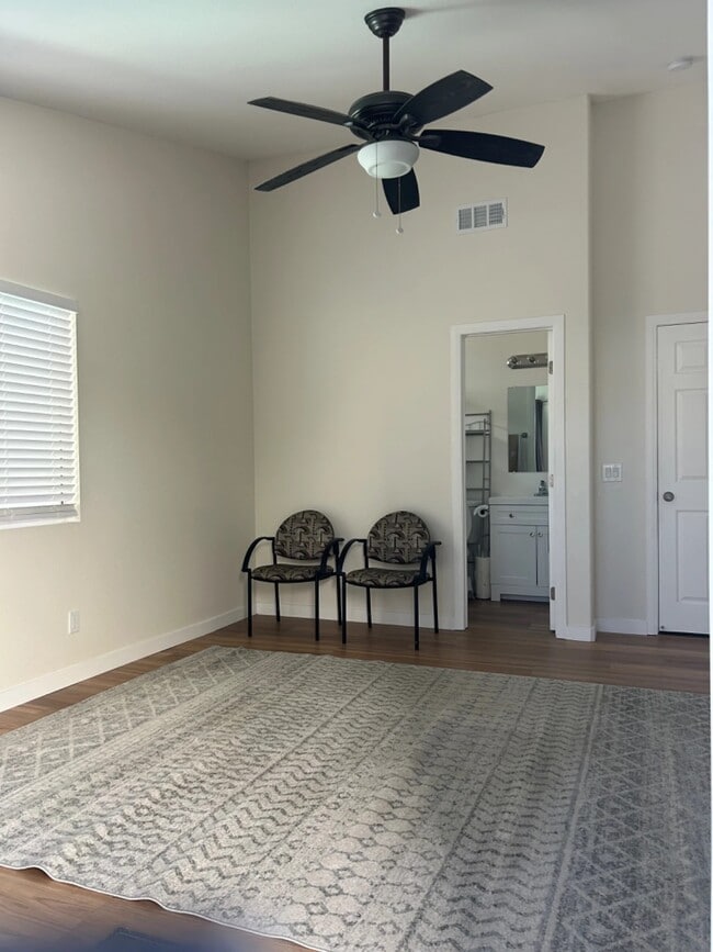 Building Photo - 955 Norella St