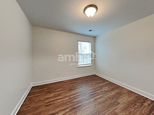 Building Photo - 133 Hazel Pk Dr