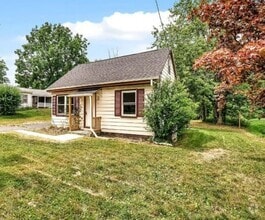Building Photo - Coming Soon! Charming Cape Cod Near Coloni...