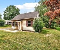 Building Photo - Coming Soon! Charming Cape Cod Near Coloni...