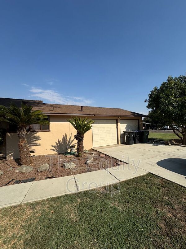 Building Photo - 2710 E Westcott Ave