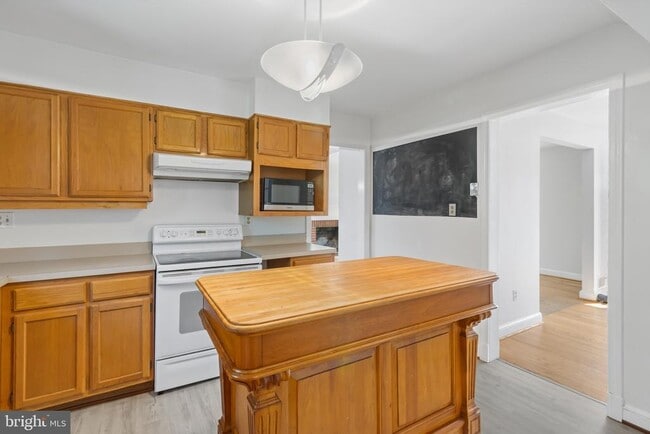 Building Photo - 15118 Liberty Grove Dr