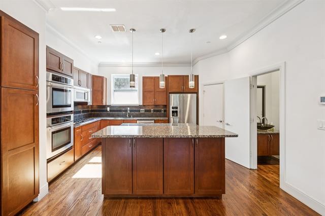 Building Photo - 3200 Ross Ave