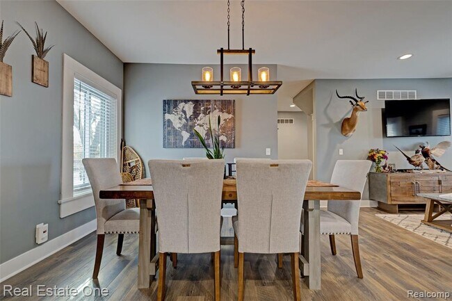 Building Photo - 15 South St