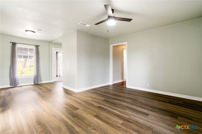 Building Photo - 1108 Stewart St