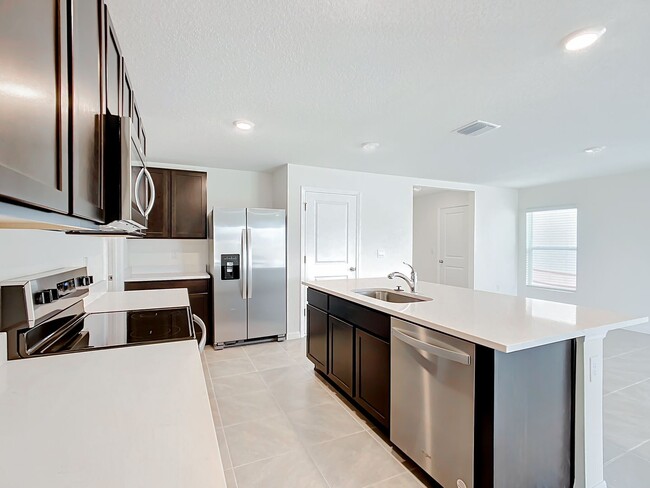 Building Photo - NEW HOME: 5/3: OCALA CROSSINGS SOUTH