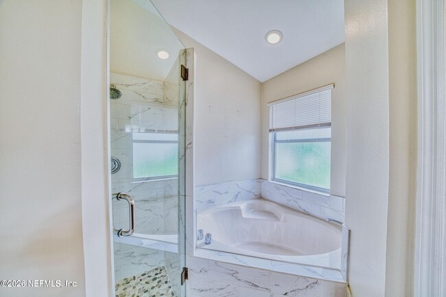 Building Photo - 5628 Loma Vista Dr W