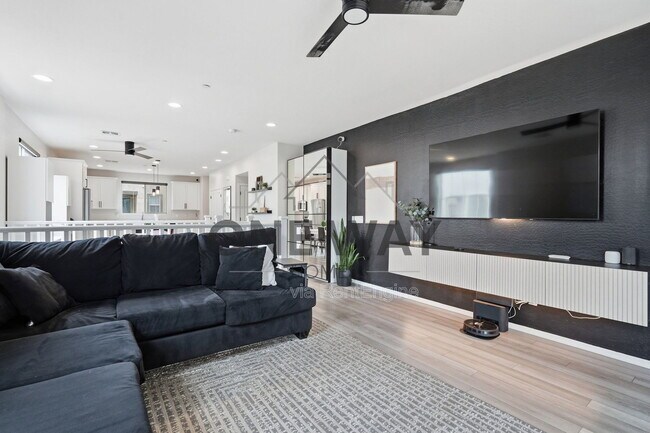 Building Photo - 1685 E Chelsea Ln