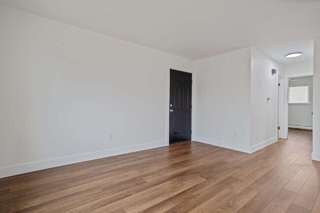 Building Photo - 1617 Oxford Dr