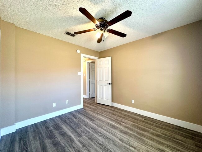 Building Photo - 6106 9th St