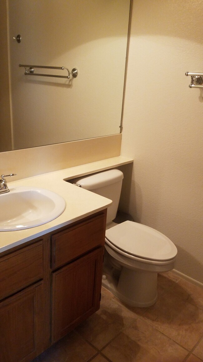 Building Photo - 3857 N Paseo de las Canchas