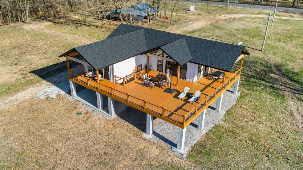 Building Photo - 305 Rivercrest Ln
