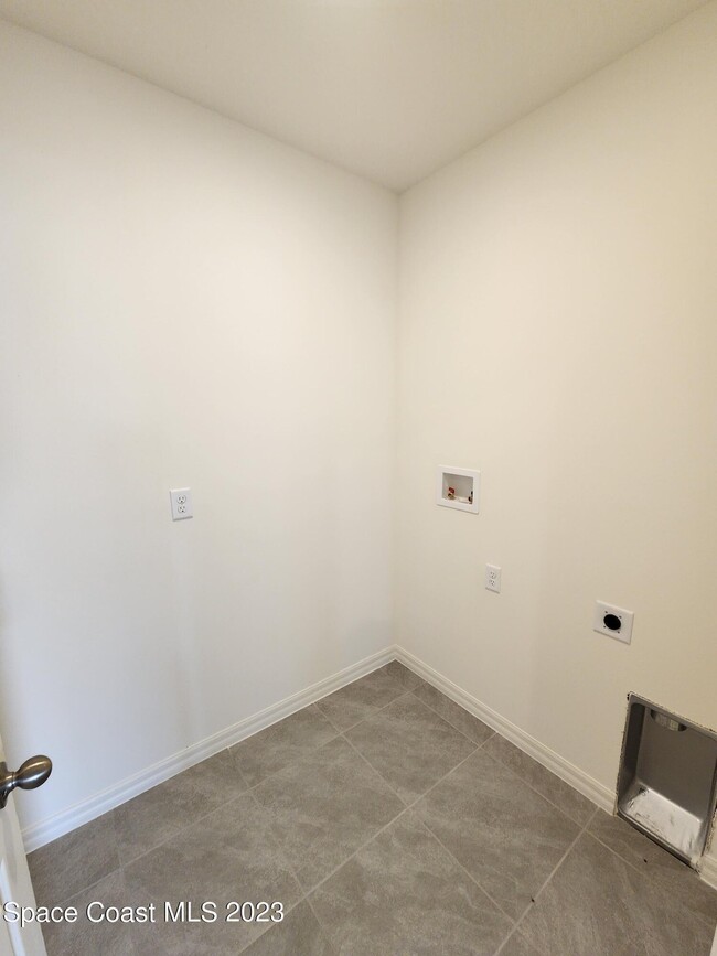 Building Photo - 1232 McFarland Dr