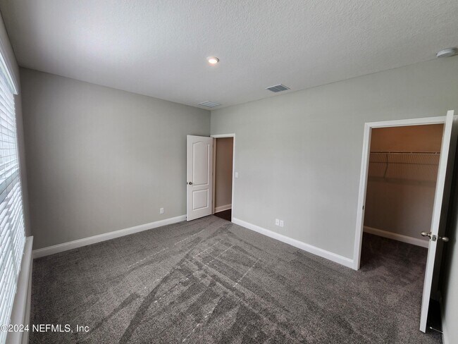 Building Photo - 2599 Lantana Ln