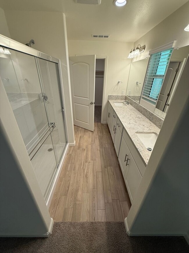 Building Photo - NEW Beautiful 3 Bedroom 2 Bath Home In Delano