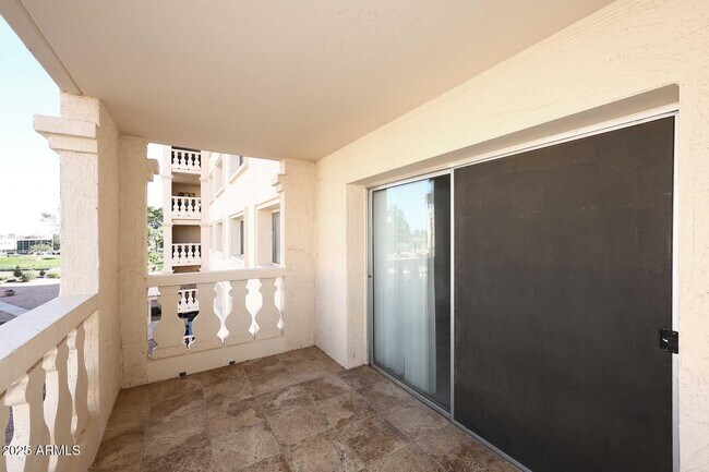 Building Photo - 7910 E Camelback Rd