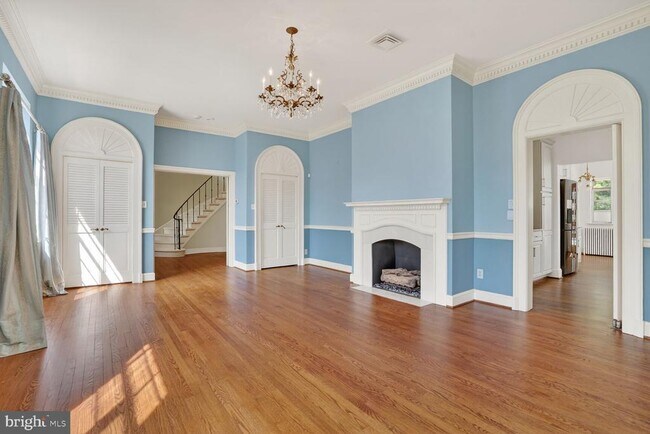 Building Photo - 5553 Little Falls Rd