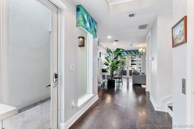 Building Photo - 57 Isle of Venice Dr