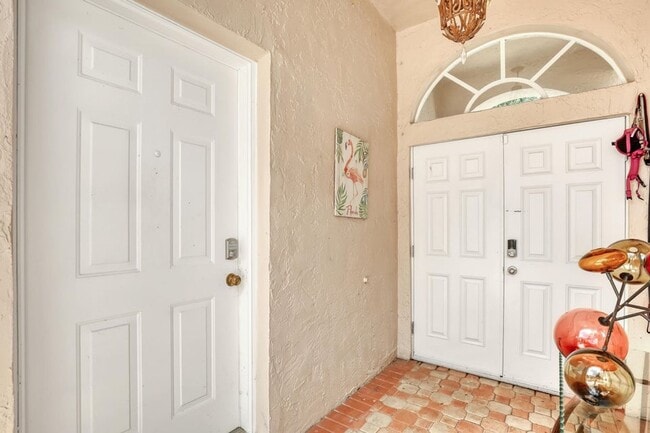 Building Photo - 2076 Cezanne Rd