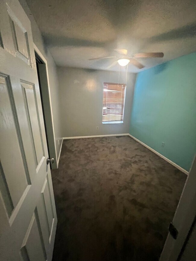 Building Photo - Beautiful 4 bedroom home in Canary Creek