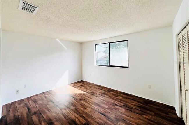 Building Photo - 1336 Bramblewood Dr