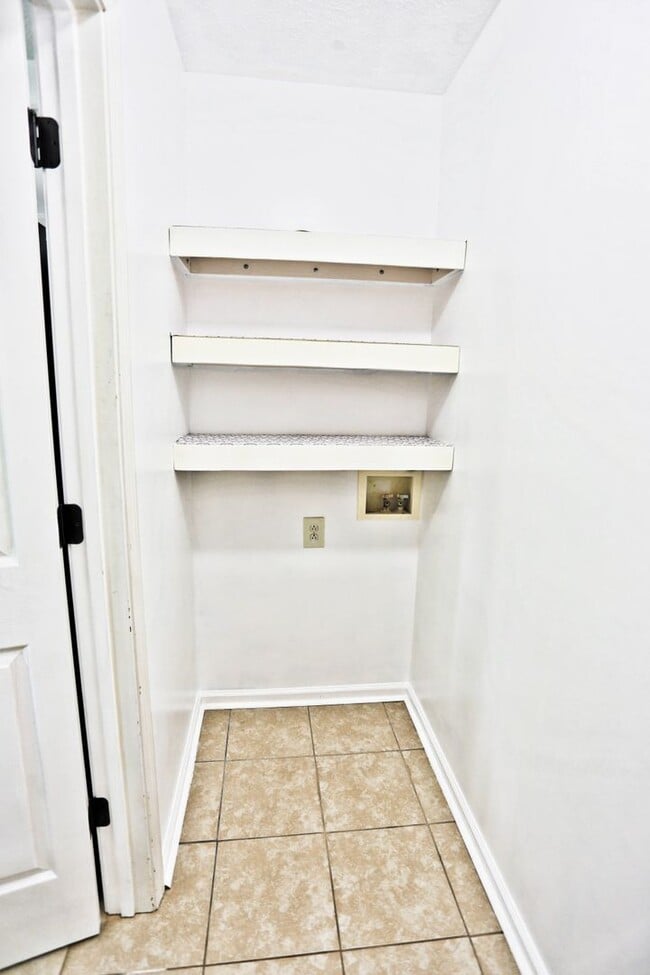 Building Photo - 238 Audrea Ln