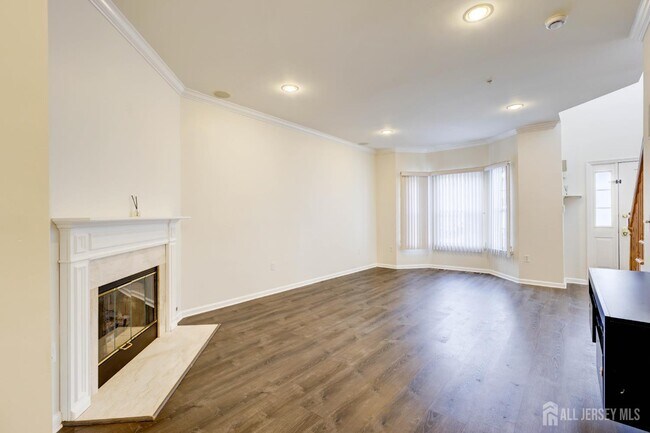 Building Photo - 100 Forest Dr