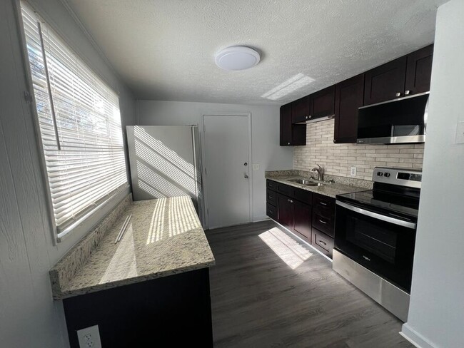 Building Photo - 9324 Eastfield Rd