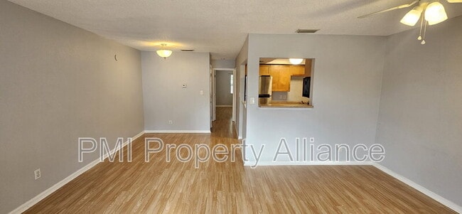 Building Photo - 302 Lewfield Cir