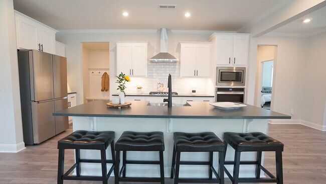 Building Photo - 329 Sparrow Rdg Dr