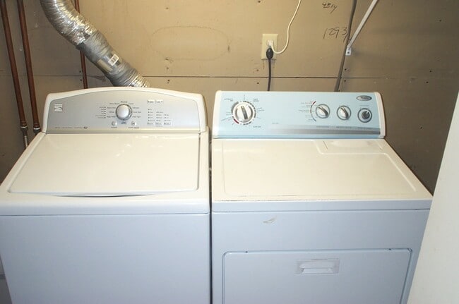 Laundry - 2834 Sandy Hollow Rd