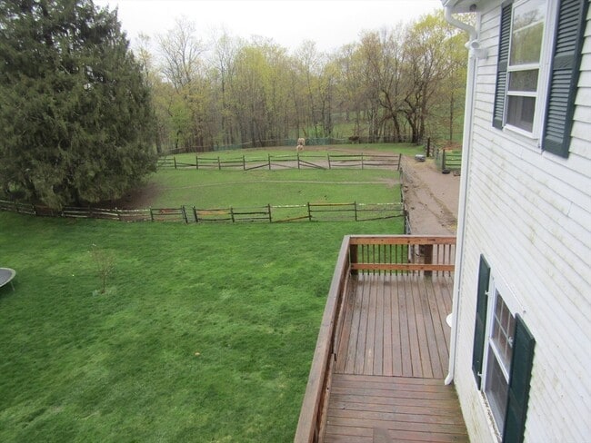 Building Photo - 23 Maple St