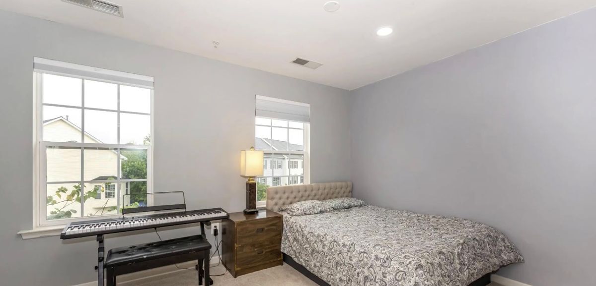 Building Photo - 639 Tivoli Rd