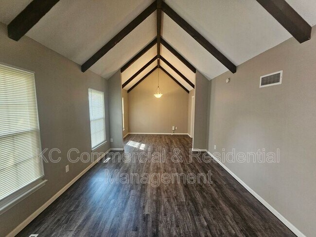 Building Photo - 10013 N Harrison Dr