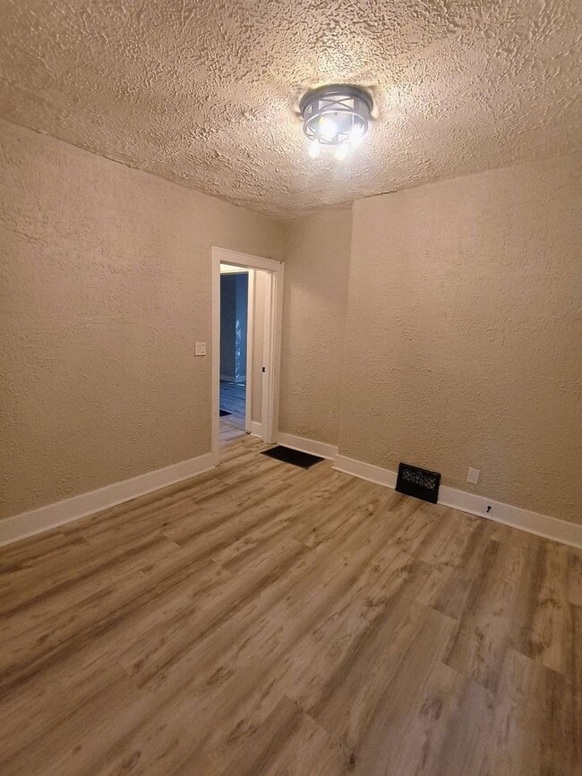 Building Photo - Charming 4-Bedroom Home in Harambee