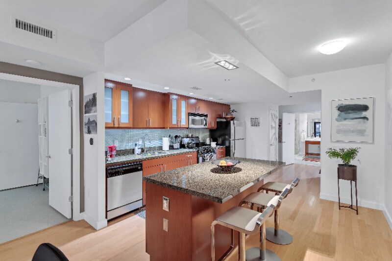 Building Photo - 912 F St NW