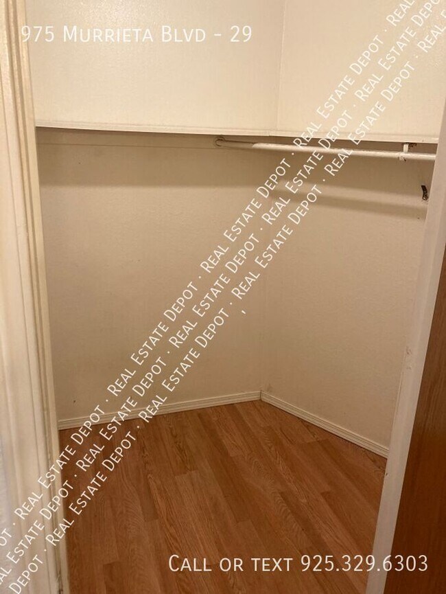 Building Photo - 975 Murrieta Blvd