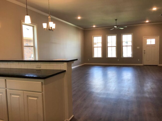 Building Photo - 2911 Meadow Brook Trl
