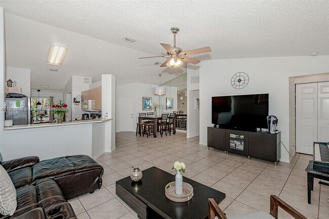 Building Photo - 1641 Zenith Way