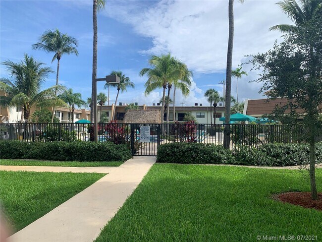 Building Photo - 8261 SW 128th St