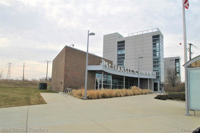 Building Photo - 3243 Camden Dr