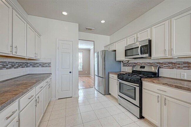 Building Photo - 4903 Knights Branch Dr
