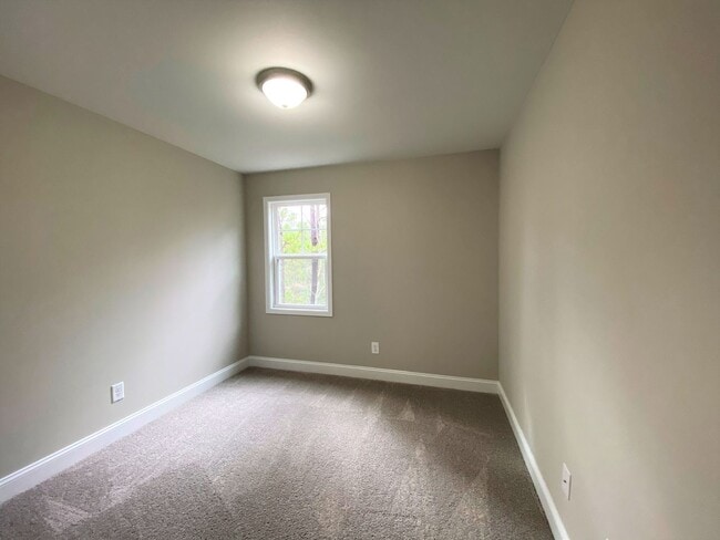 Building Photo - 3 Bed, 2.5 Bath in Stonebay Townhomes!