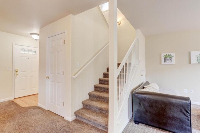 Building Photo - 903 Glenwall Dr