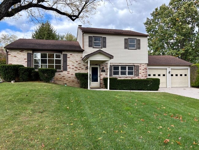 Primary Photo - 3 Bedroom 1.5 Bathroom in Harrisburg -Cent...