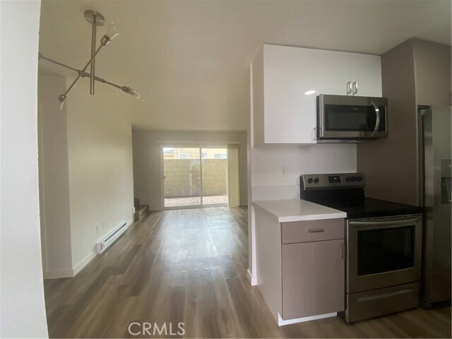 Building Photo - 404 N Broadway