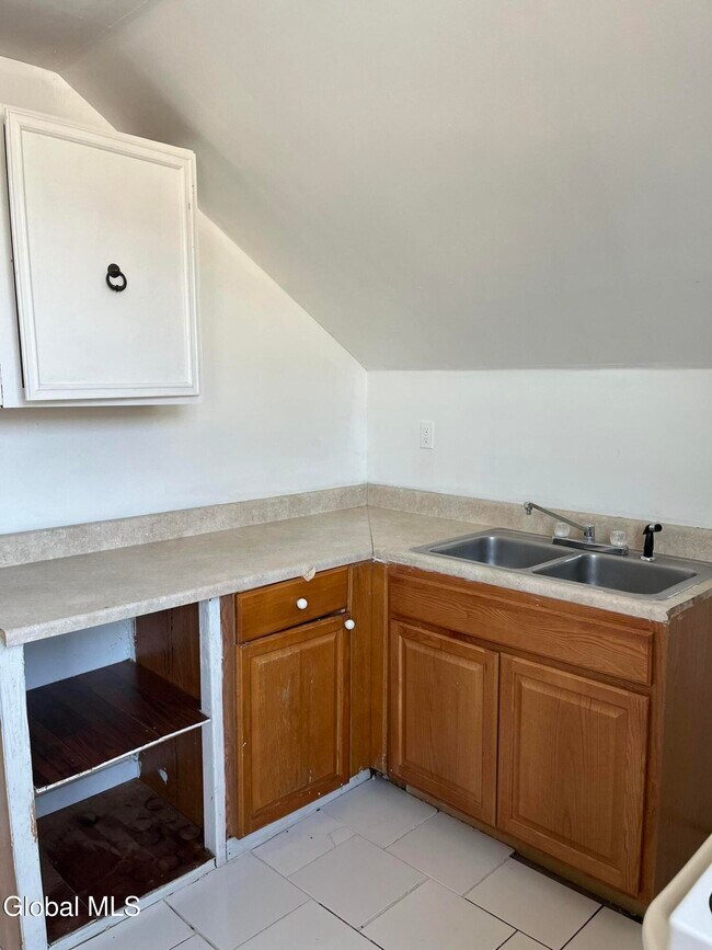 Building Photo - 154 Spring St